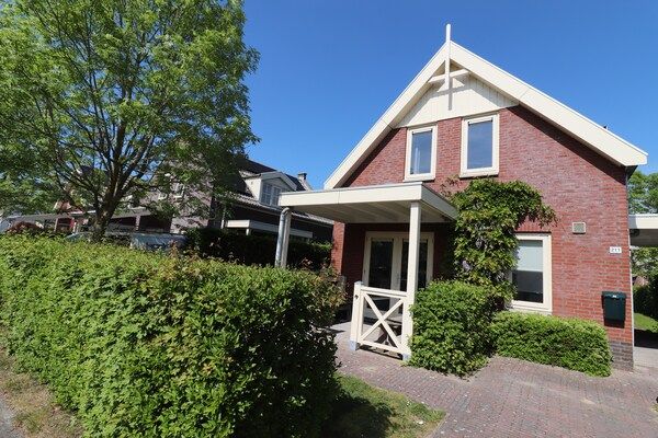 Buitenkant - Bungalow in Zuid-Holland aan het water in Simonshaven (4)