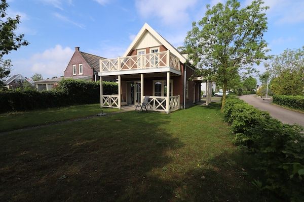 Buitenkant - Bungalow in Zuytland aan Water en Natuur in Simonshaven (1)