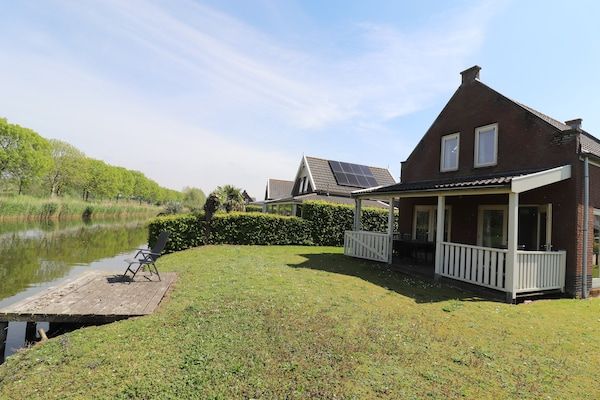 Buitenkant - Bungalow aan het water in Zuytland Buiten in Simonshaven (2)
