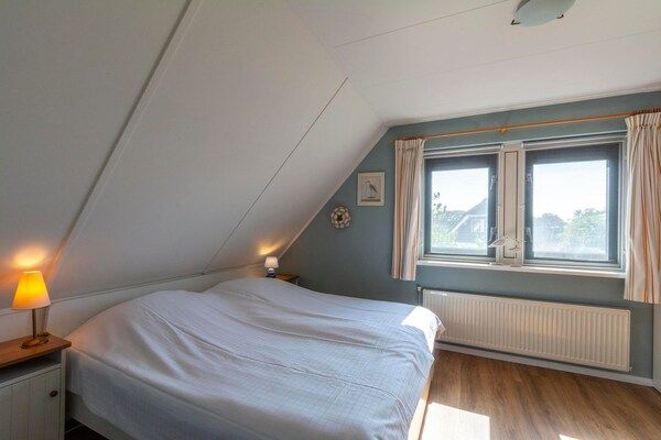 Slaapkamer - Duynopgangh 47 villa in Julianadorp voor 6 gasten in Julianadorp aan Zee (4)