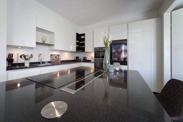 Keuken - Villa bij Oosterschelde met Game Room in Colijnsplaat (4)