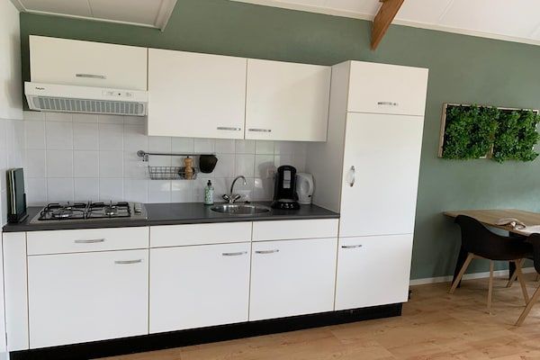 Keuken - Verblijf op het Friese platteland vlakbij zee in Tzummarum (3)
