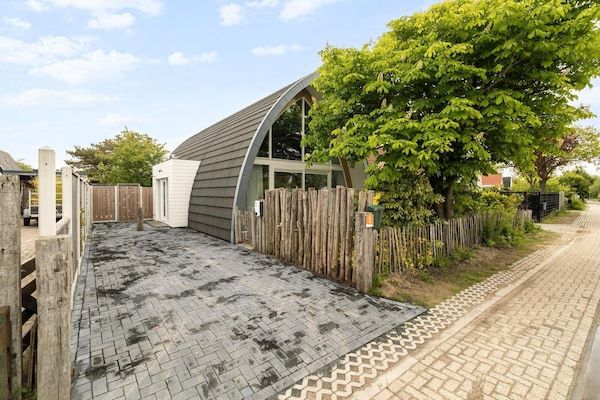 Buitenkant - Kustvilla met jacuzzi in Groote Keeten (1)