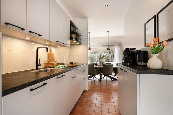Keuken - Kustvilla met jacuzzi in Groote Keeten (5)