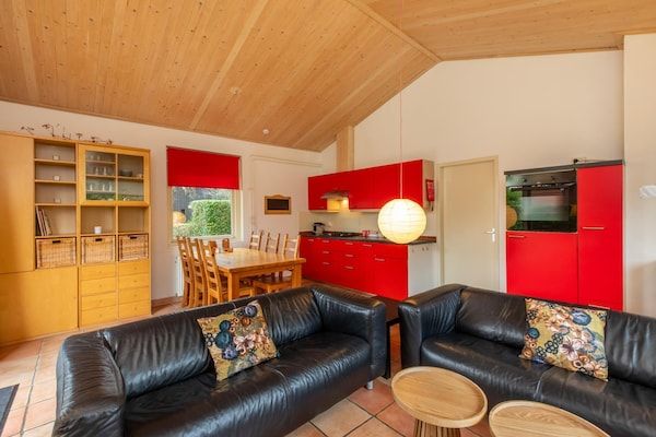 Woonkamer - Huis in Oostkapelle vlakbij het strand in Oostkapelle (2)