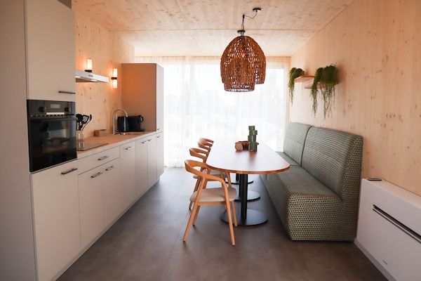 Keuken - Bungalow in Nederland vlakbij de kust in s Gravenzande (3)