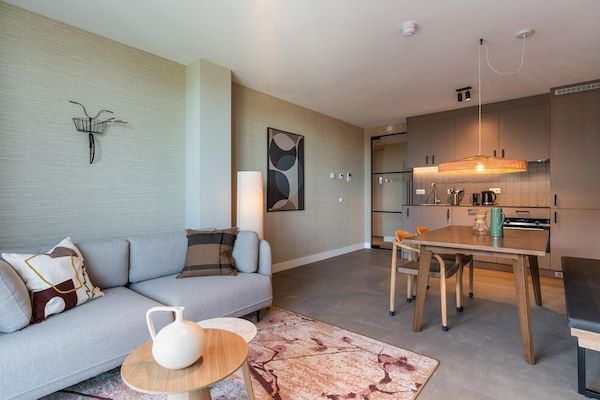 Eetkamer - 3-slaapkamer vakantiehuis in Den Haag in Den  Haag (1)