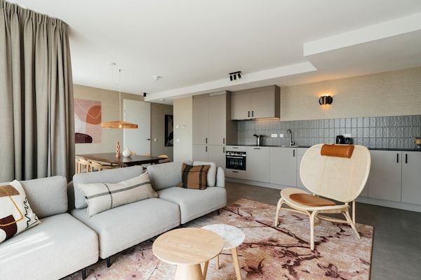 Woonkamer - Appartement in Zeeheldenkwartier in Den Haag (1)