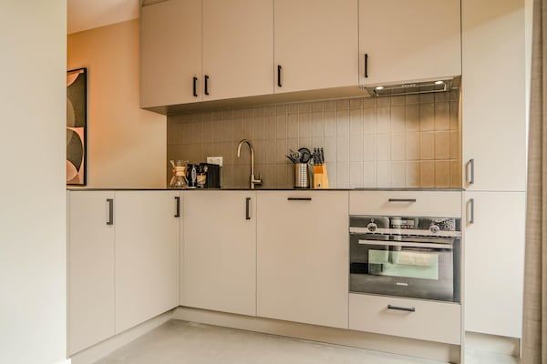 Keuken - Duurzaam Verblijf met Terras in Den Haag (3)