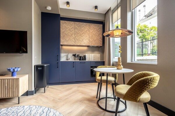 Keuken - Ruim appartement retraite in Delft (4)