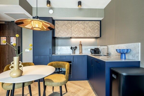 Keuken - Modern overnachten in historisch Delft in Den Haag (4)