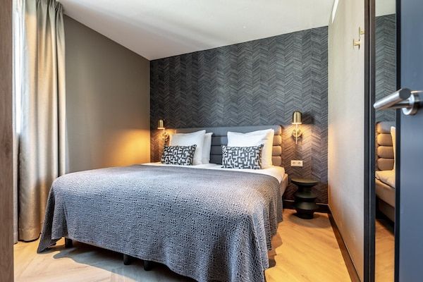 Slaapkamer - Historisch grachtenpand in Delft in Delft (3)