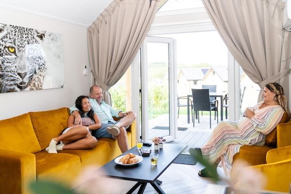 Woonkamer - Vakantiehuis Bemelen bij Natuurgebied in Bemelen (2)