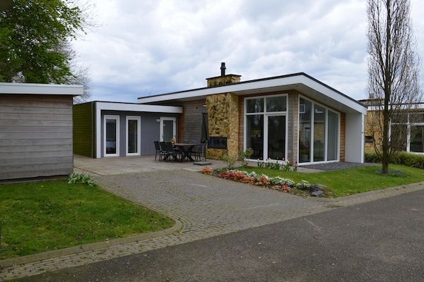 Buitenkant - Vakantiehuis Bemelen bij natuurgebied in Bemelen (1)