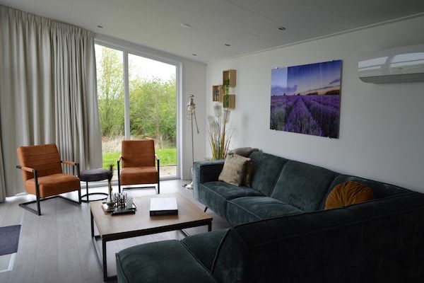 Woonkamer - Vakantiehuis Bemelen bij natuurgebied in Bemelen (3)
