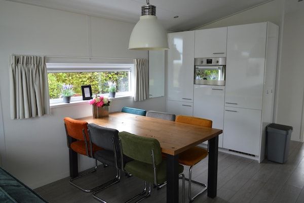 Eetkamer - Vakantiehuis Bemelen bij natuurgebied in Bemelen (4)