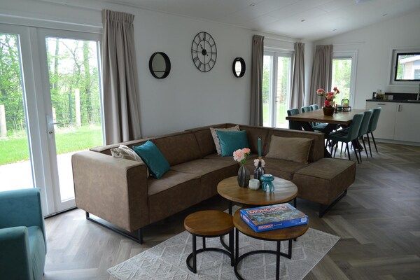 Woonkamer - Vakantiehuis Bemelen bij natuurgebied in Bemelen (3)
