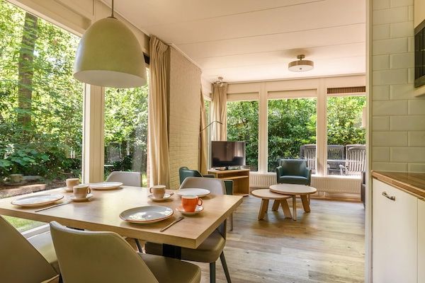 Eetkamer - Bosbungalow voor 4 personen op de Veluwe in Putten (2)