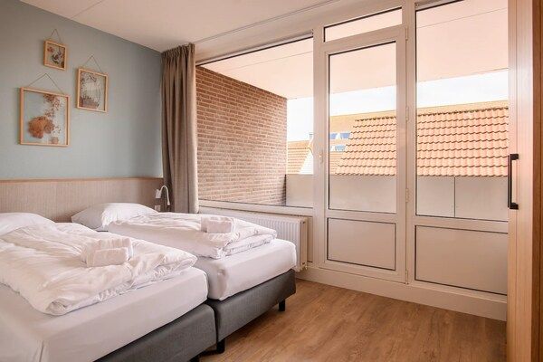 Slaapkamer - Luxe vakantie voor 10 personen in Bruinisse (3)