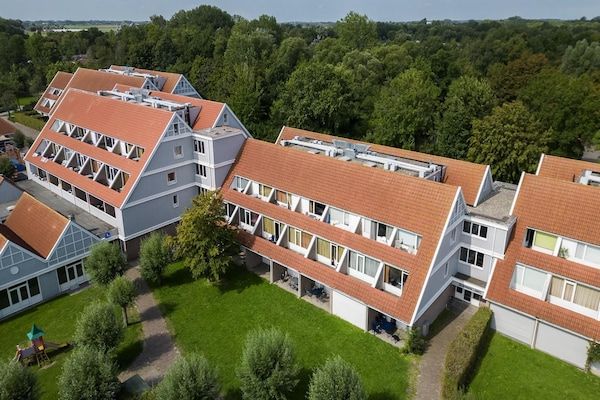 Buitenkant - Ruim en comfortabel verblijf voor koppels in Bruinisse (5)