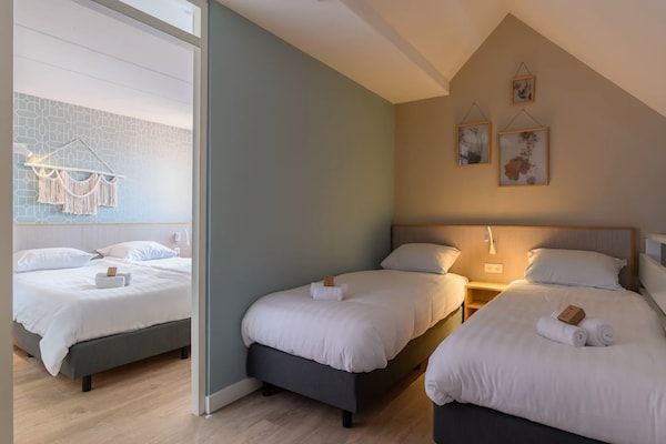 Slaapkamer - Appartement vlakbij voorzieningen in het centrum in Bruinisse (3)