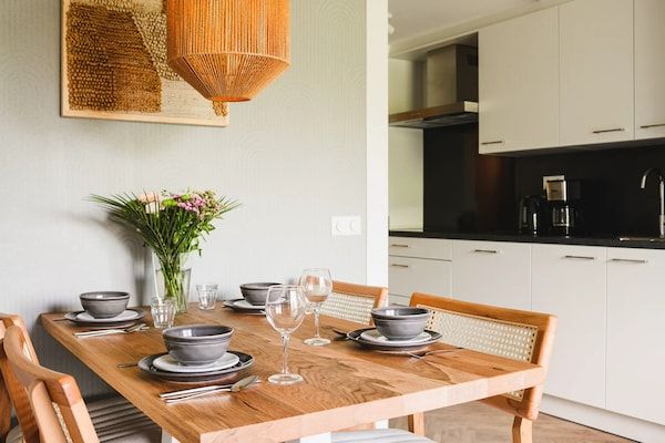 Eetkamer - Appartement vlakbij voorzieningen in het centrum in Bruinisse (2)