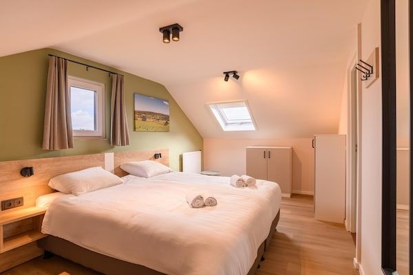 Slaapkamer - Bungalow in Reevallis bij Heuvels in Vijlen (4)