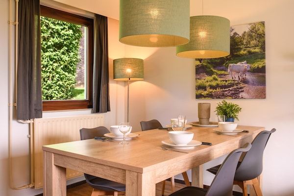 Eetkamer - Bungalow in Reevallis bij Heuvels in Vijlen (2)