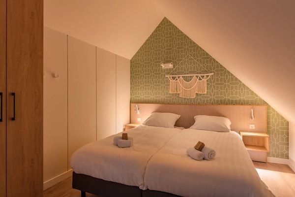 Slaapkamer - Gezellig appartement in Bruinisse met balkon in Bruinisse (2)