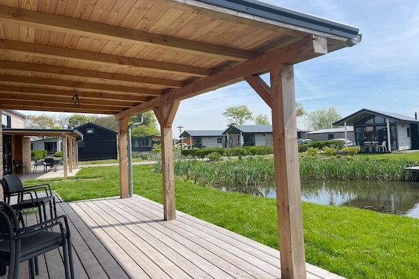 Terras - Chalet voor 4 personen met terras in West-Graftdijk (5)