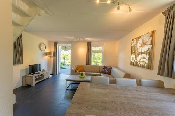 Woonkamer - Luxe vakantiehuis in de Achterhoek in Lochem (3)