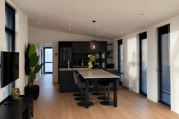 Eetkamer - Wellnessretraite bij het IJsselmeer in Enkhuizen (3)