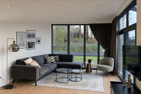 Woonkamer - Wellnessretraite bij het IJsselmeer in Enkhuizen (2)