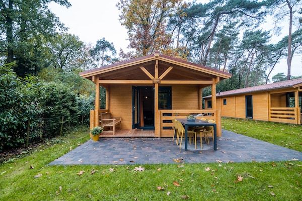 Buitenkant - Vakantiehuis in Markelo bij bos en zwembad in Markelo (1)
