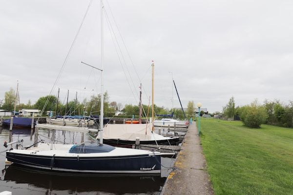 AreaSummer1KM - Huisje aan Hegermeer met bootverhuur in Heeg (2)