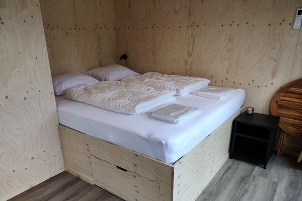 Slaapkamer - Hut in de natuur bij wandelpaden in Scherpenzeel (2)