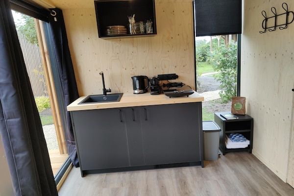 Keuken - Hut in de natuur bij wandelpaden in Scherpenzeel (3)