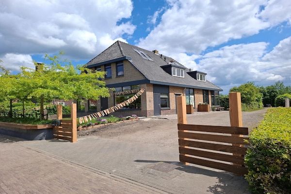 Buitenkant - Groepsaccommodatie voor 40 gasten in Scherpenzeel (FR) (2)