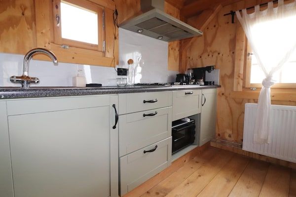 Keuken - Huisjes in Friesland met Boerderijbeleving in Tjerkgaast (4)