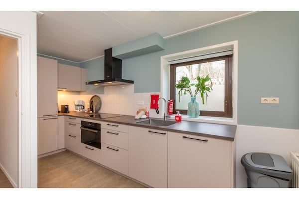 Keuken - Vakantiehuis in Zeeland bij het Strand in Biggekerke (4)