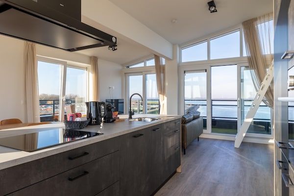 Keuken - Penthouse in Sint-Annaland bij het Strand in Sint-Annaland (5)