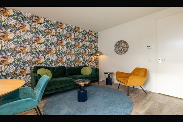 Woonkamer - Wifi en gouden stranden; Home in Zoutelande (5)