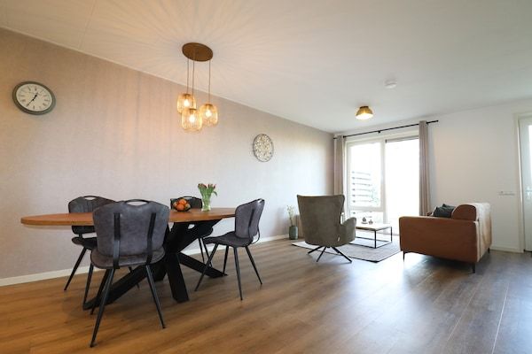 Eetkamer - Appartement in Workum bij IJsselmeer in Workum (2)
