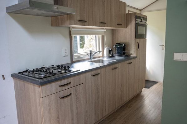 Keuken - Cottage in Veluwe bij Speulderbos in Ermelo (4)