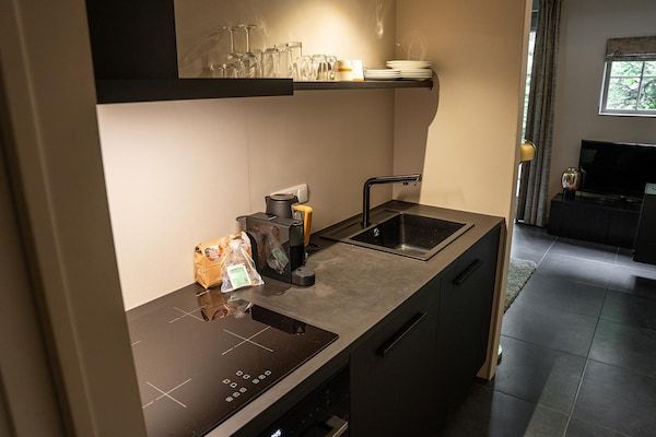 Keuken - Romantische loft met tuinterras in Ermelo (3)