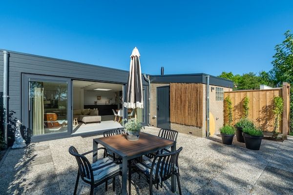 Buitenkant - Bungalow in Nederland bij Strand in Sint Maartenszee (1)