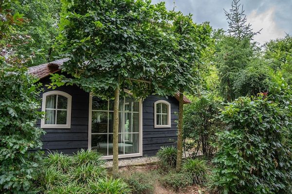 Buitenkant - Bosboerderij met privétuin in Ermelo (1)