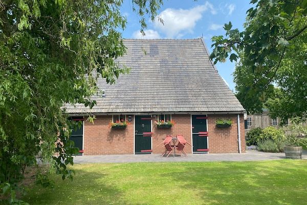 Buitenkant - Vakantiehuis in Bergen op Zoom met tuin in Bergen op Zoom (1)