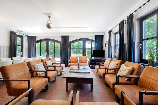 Woonkamer - Brabants Landhuis voor Groepen in Asten (2)