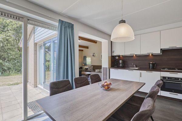 Keuken - Villa in Kijkduin bij Noordzeestrand in Den Haag (4)